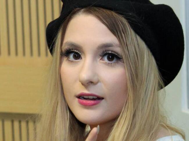 Raiza Revelles, la booktouber que colecciona “Alicia en el país de las maravillas”