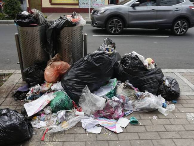 Anuncian sanciones económicas a quien saque basura a destiempo en Bogotá