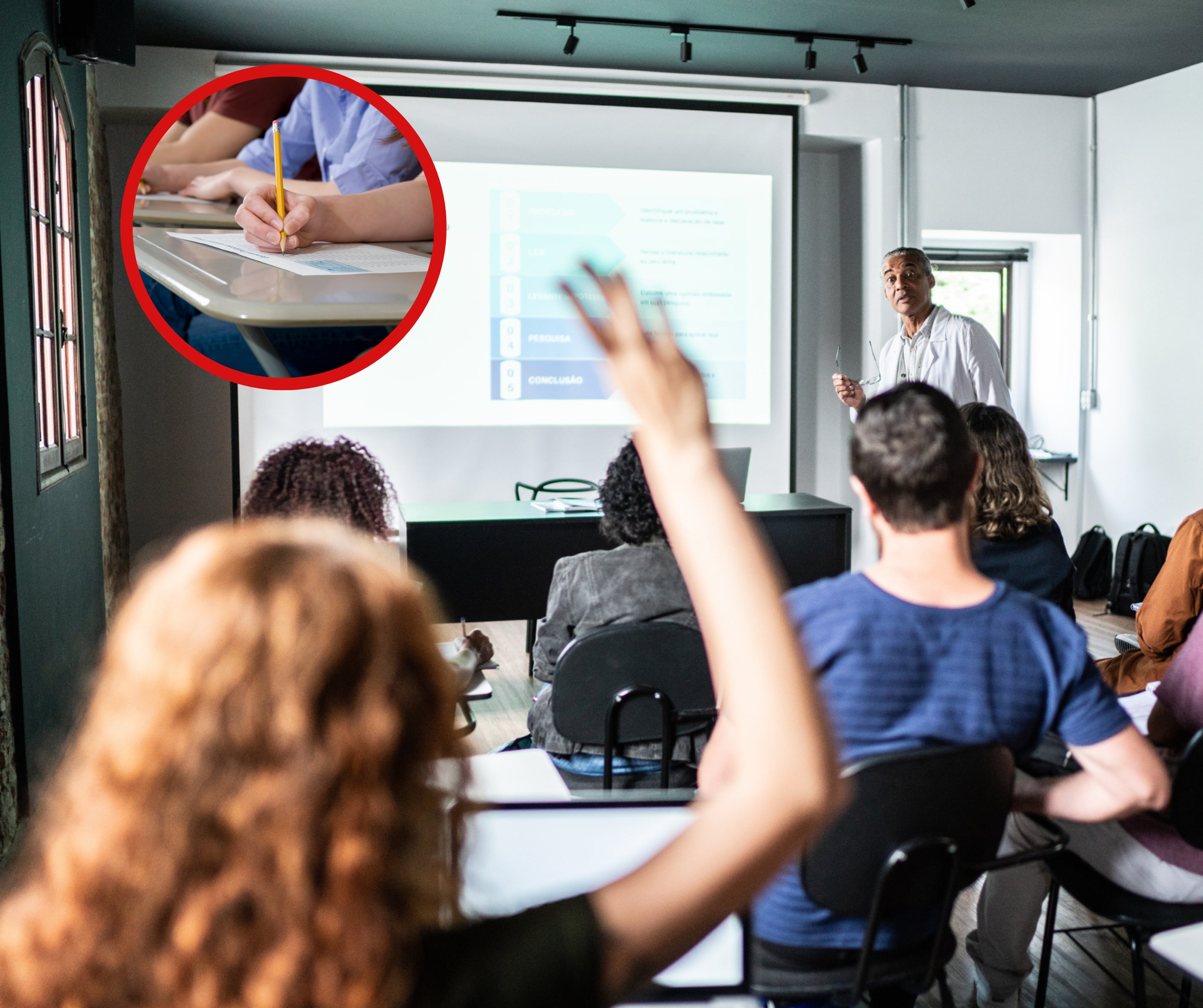 Aula con estudiantes y una mujer levantando la mano junto a alguien que resuelve una prueba (Getty Images)