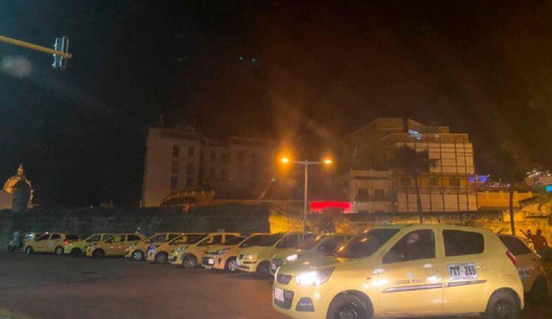 De acuerdo con el DATT, la estación de taxis que se ubica en el sector no está autorizada