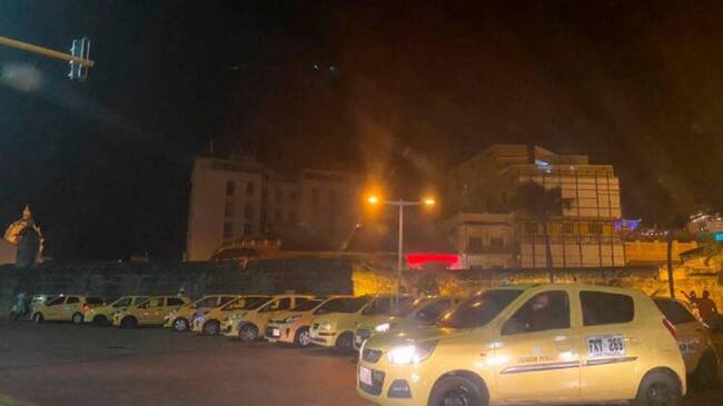 De acuerdo con el DATT, la estación de taxis que se ubica en el sector no está autorizada