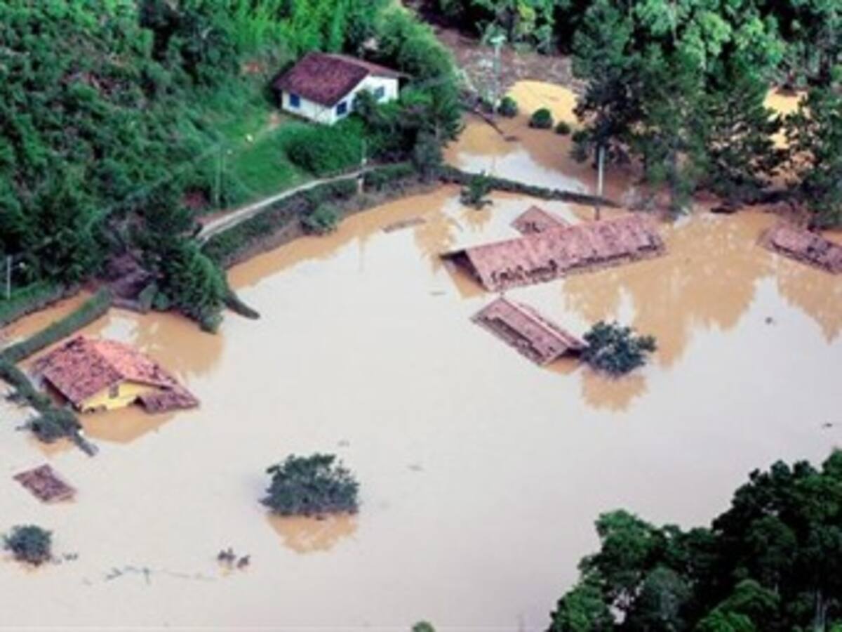 Las inundaciones anegan medio centenar de aldeas en el sureste de Australia