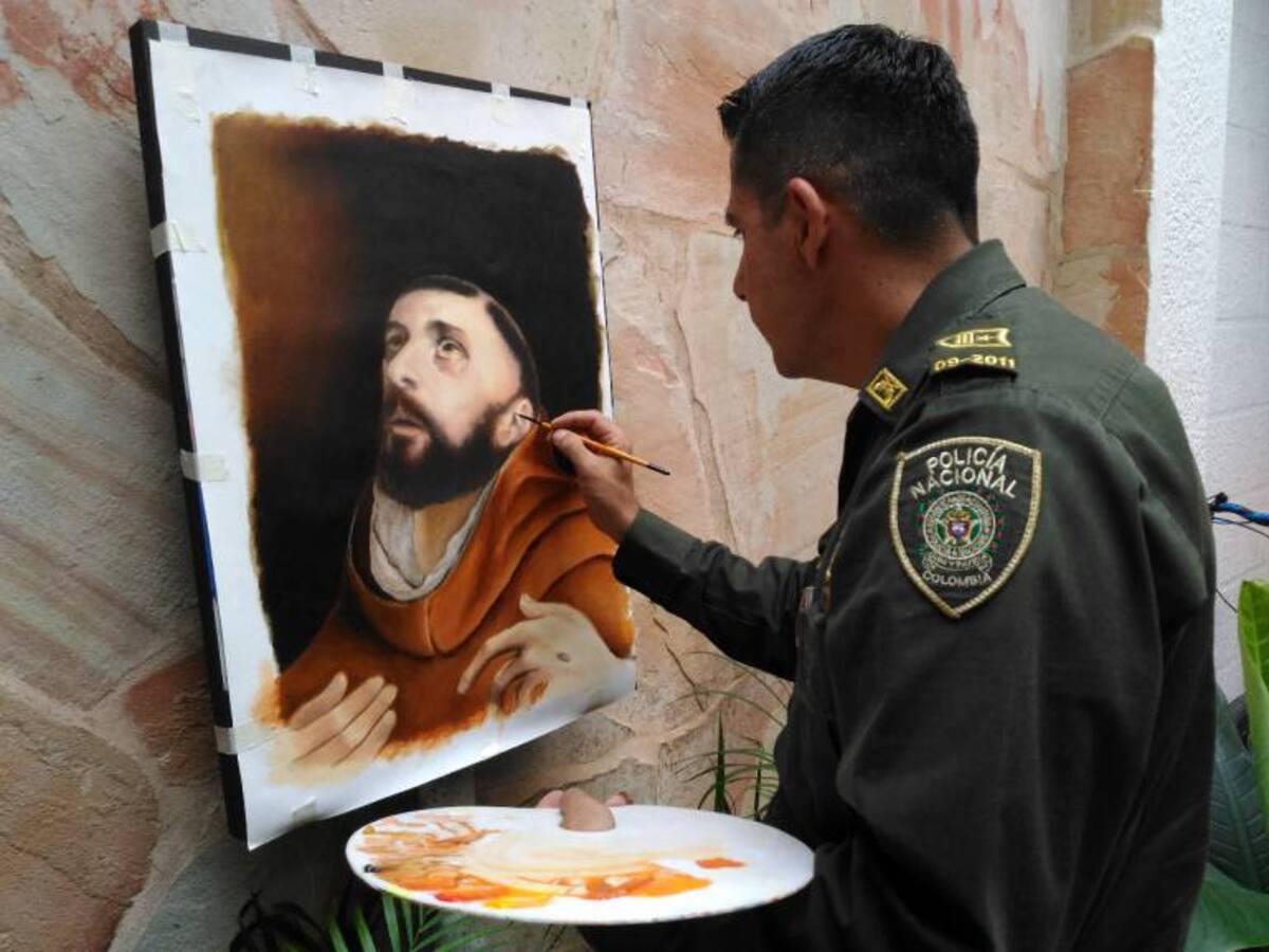 Un sargento santandereano entregó al Papa el regalo de las FF. MM.