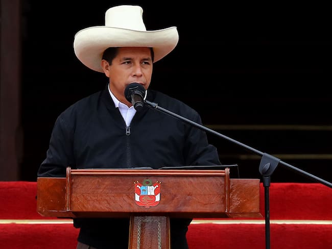 “Castillo hace golpe de Estado porque está ligado a corrupción”: Mercedes Araoz