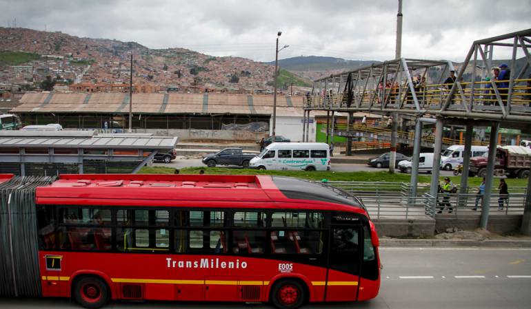 Imagen de una estación de TransMilenio en Soacha.