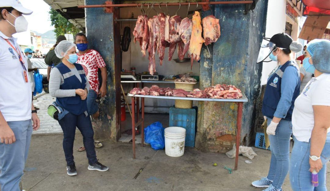 Incautan 120 kilos de carne y 8 kilos de pollo no aptos para el consumo