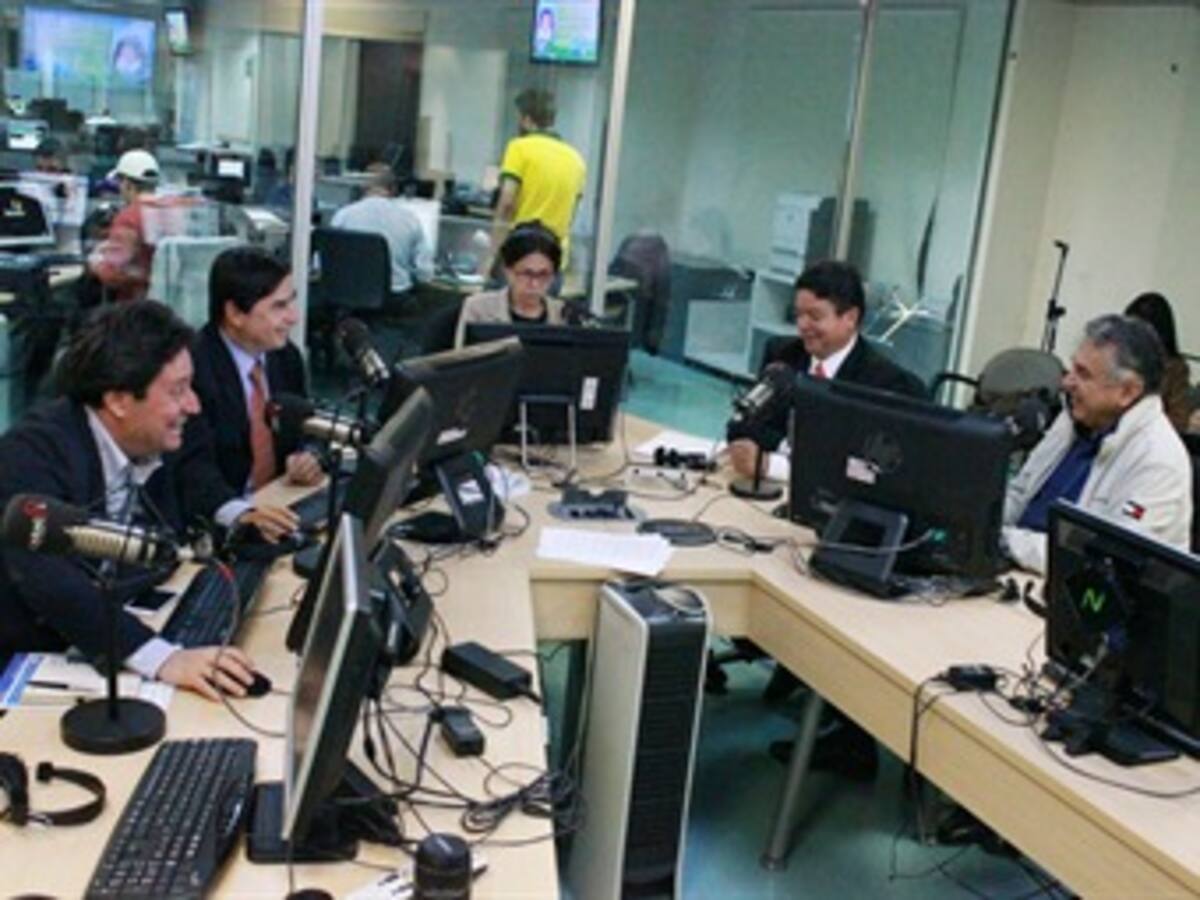 "La marcha es para acabar con la ambigüedad frente a la paz": Lucho Garzón