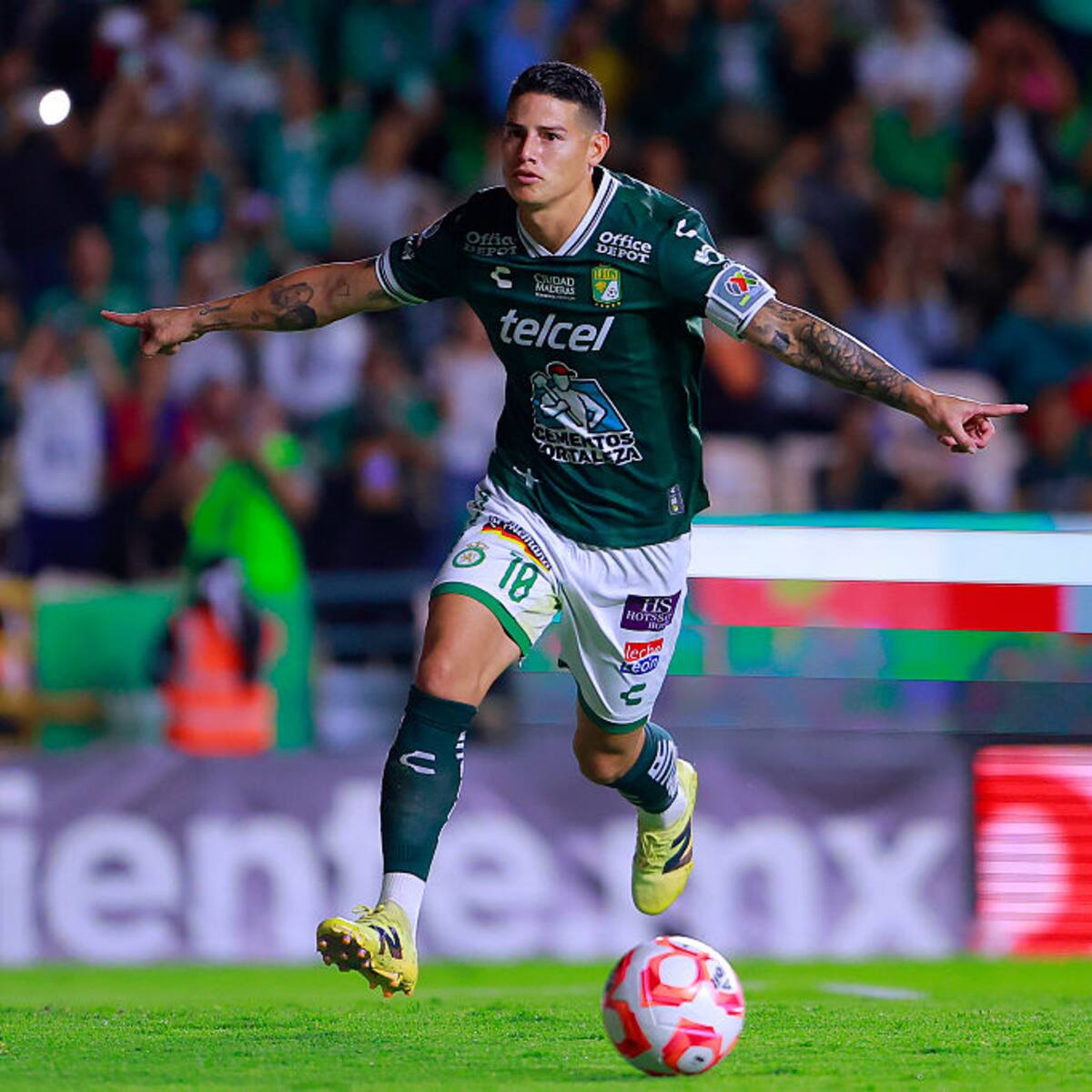 VIDEO | James Rodríguez seduce a su nuevo técnico: gol para León ante Toluca