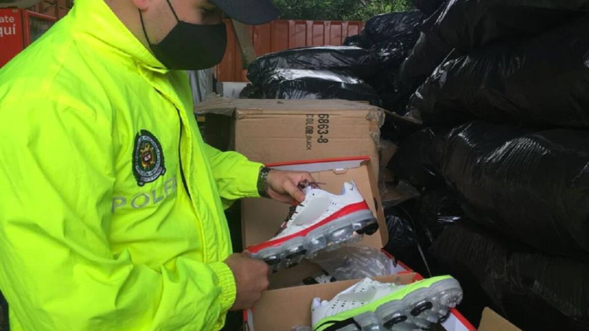 Decomisan 24 mil pares de zapatos de contrabando en Cali