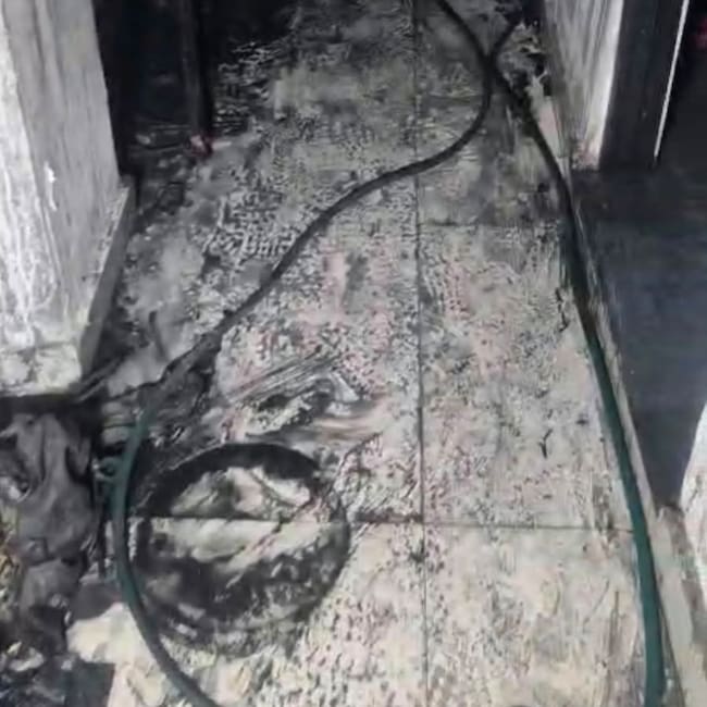 Así quedó la casa luego del incendio. // Captura de video