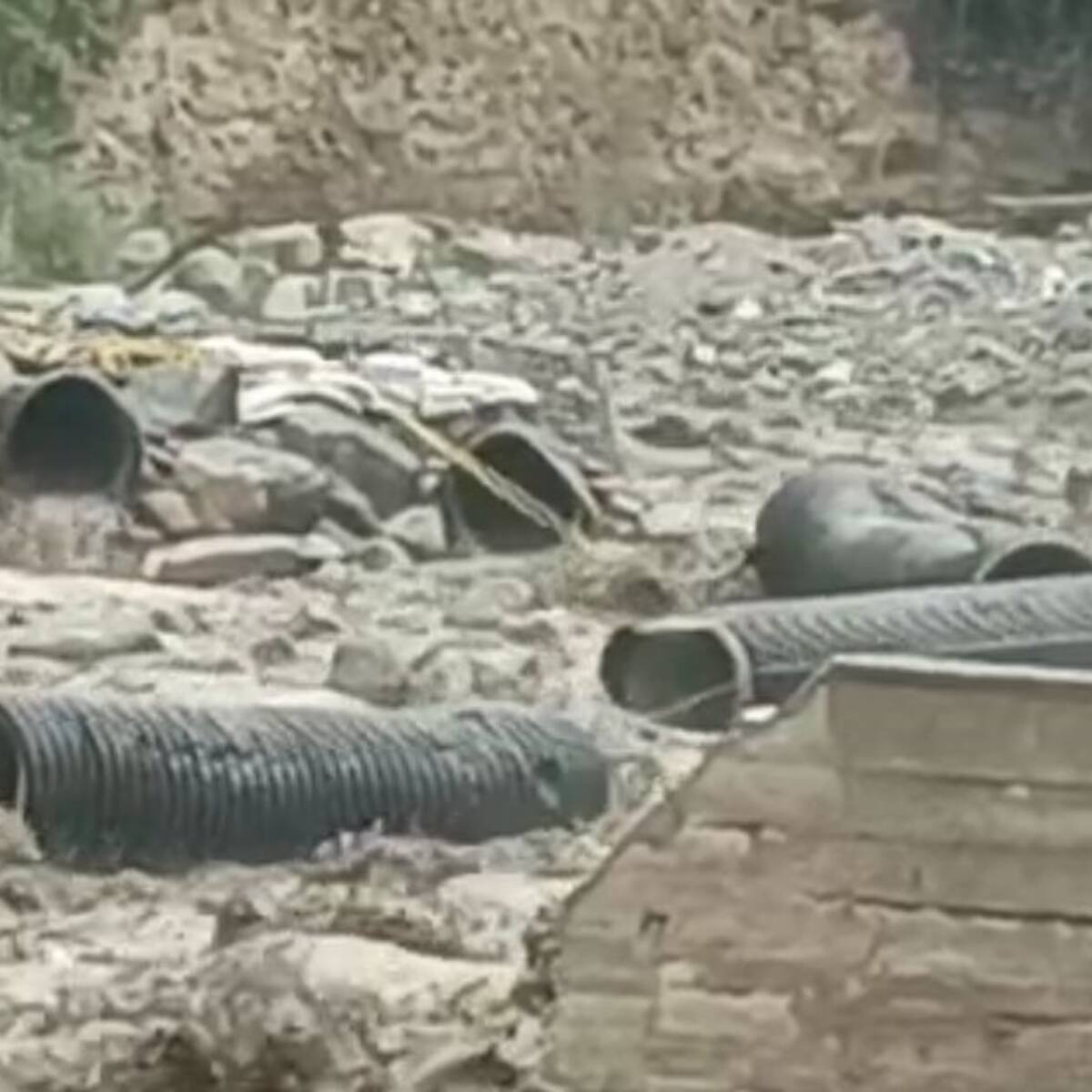 Comunidad cuestiona avances de obras en vía a Matanza