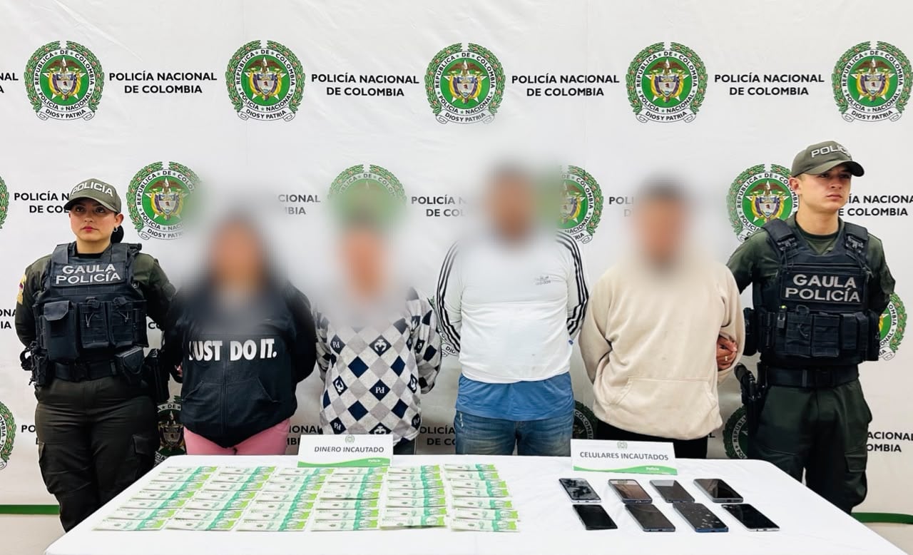 Capturan a 4 personas señaladas de extorsionar en Bogotá haciéndose pasar por la Segunda Marquetalia. Foto: suministrada. 