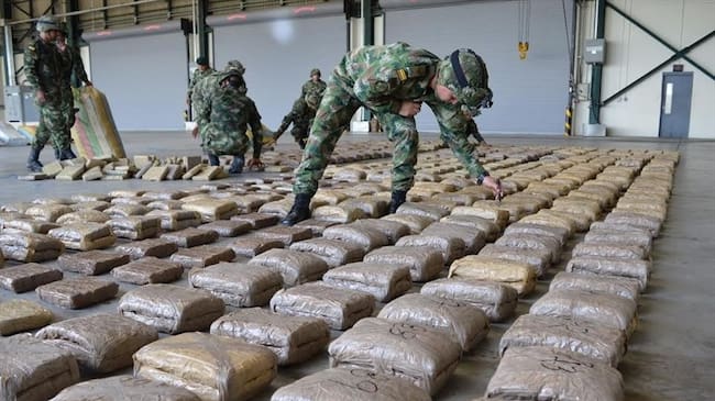 Decomisan más de una tonelada de marihuana de las disidencias de las Farc. Foto: Cortesía Ejército Nacional