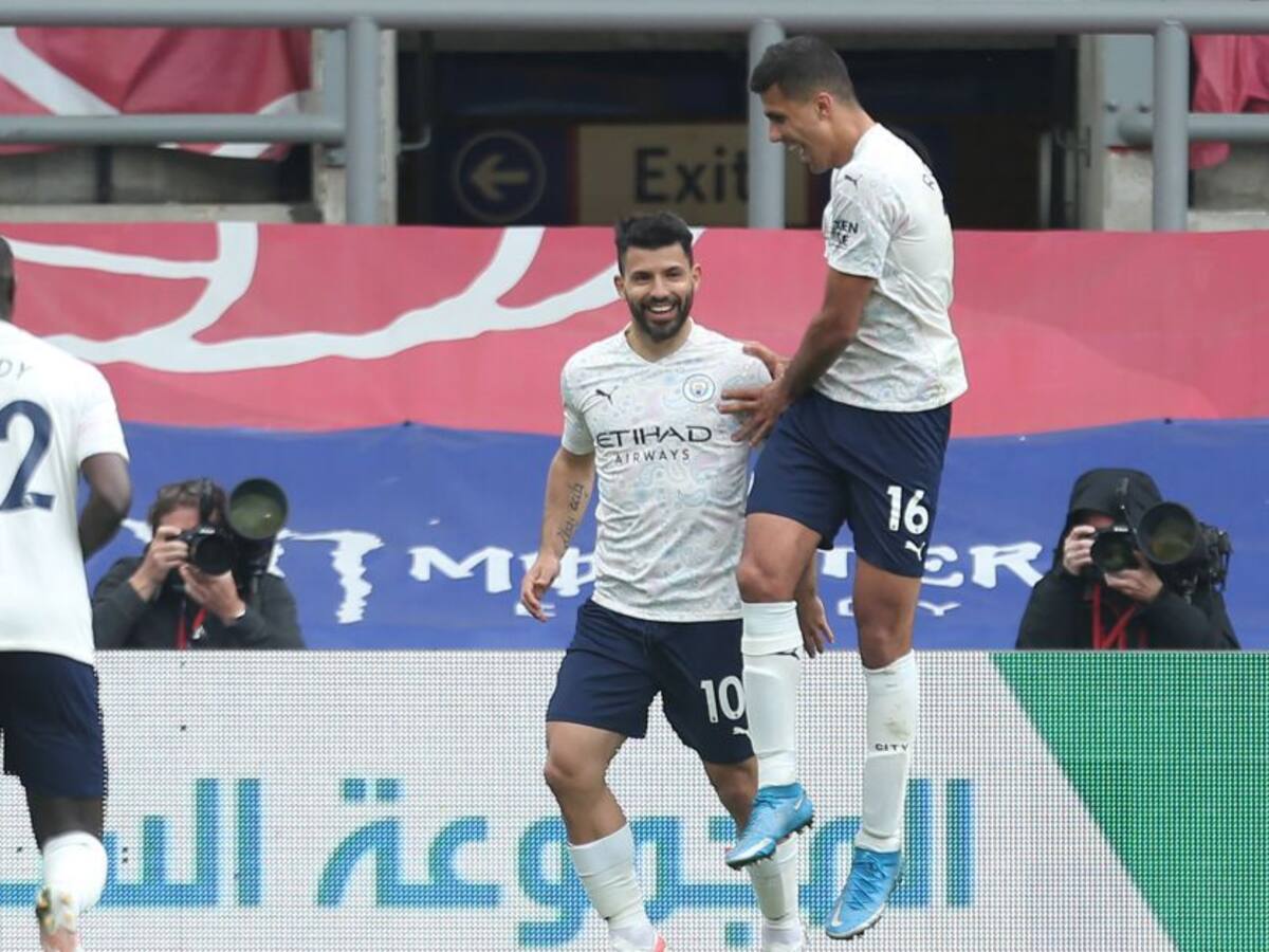 Manchester City ganó y acaricia el trofeo de la Premier League