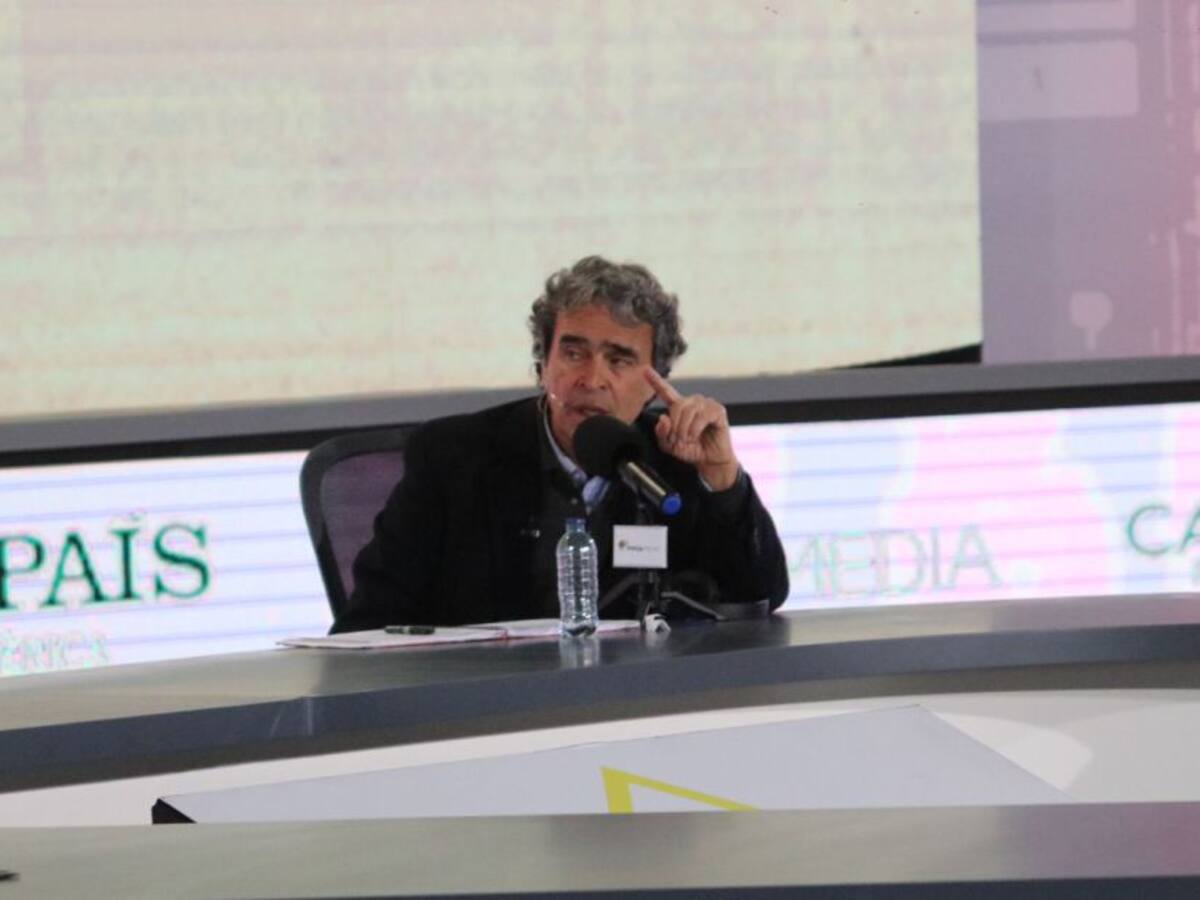 Fajardo: “Tenemos que ajustar los subsidios de personas más vulnerables”