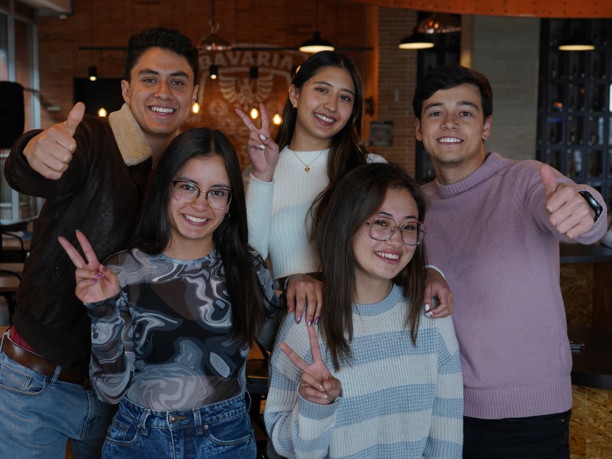 Esta convocatoria laboral para 47 practicantes les permitirá trabajar y aprender en las áreas clave de Bavaria como Finanzas, Mercadeo, Comunicaciones, Compras, Logística, Producción y Ventas.