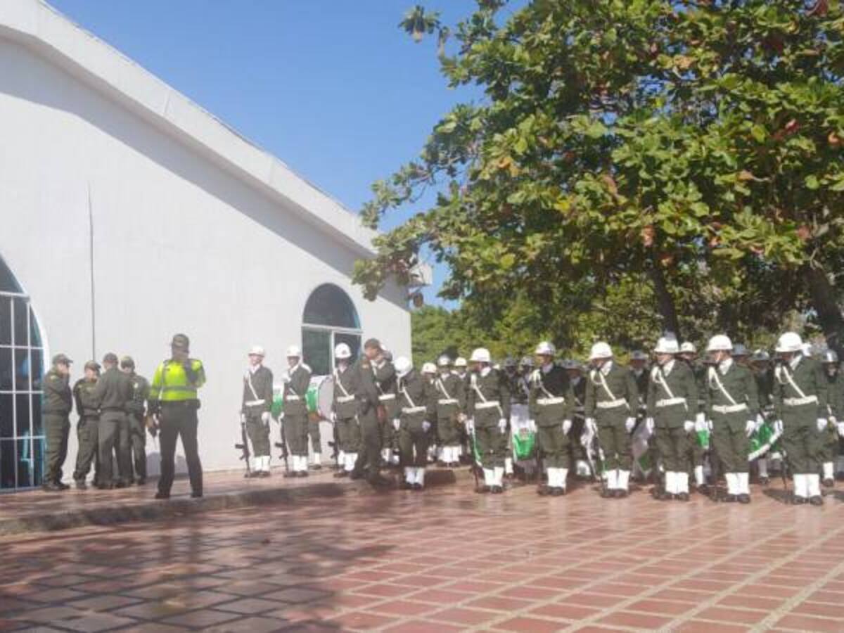 Rinden homenaje a policías muertos en atentado en Barranquilla