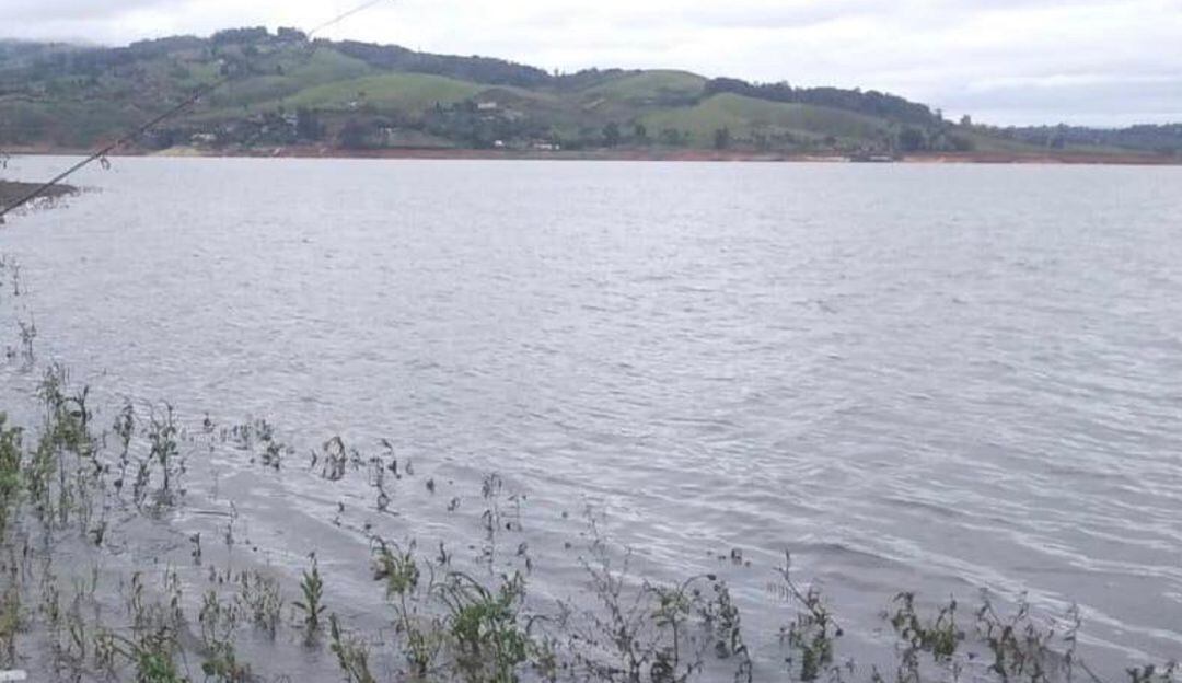 Flotando y en descomposición fue hallado un cuerpo en aguas del Lago Calima