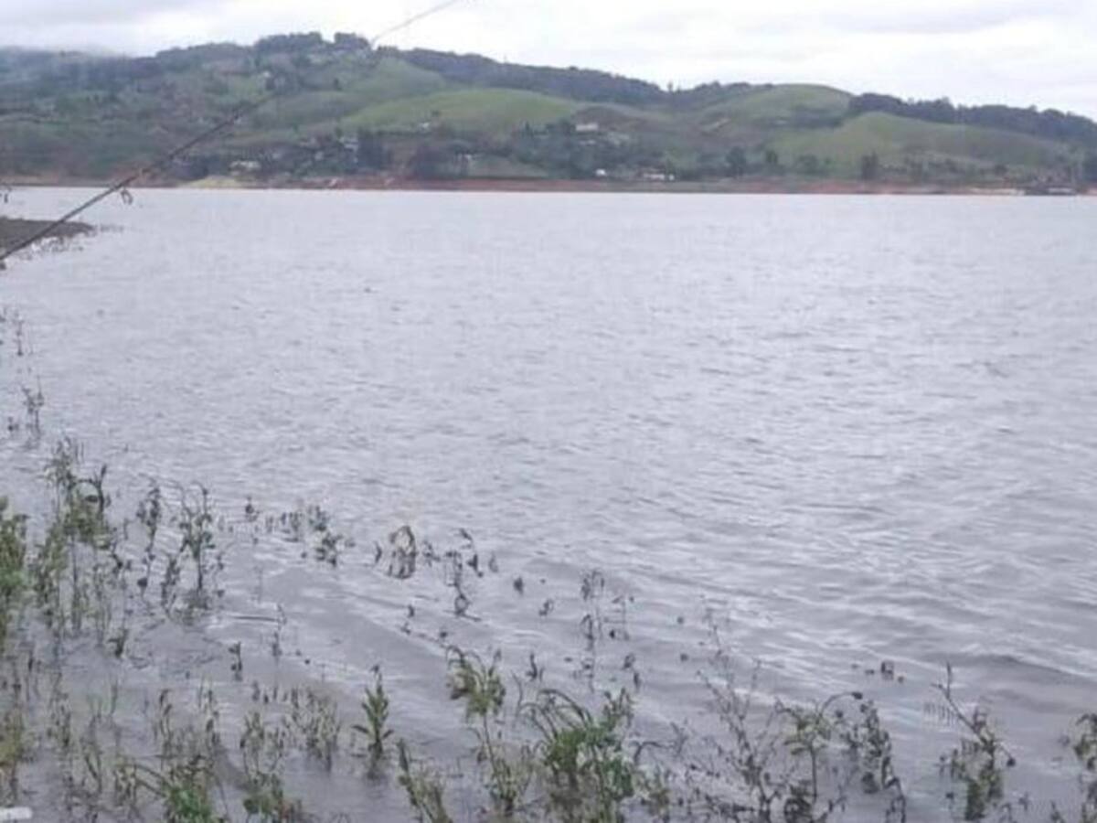 Flotando y en descomposición fue hallado un cuerpo en aguas del Lago Calima
