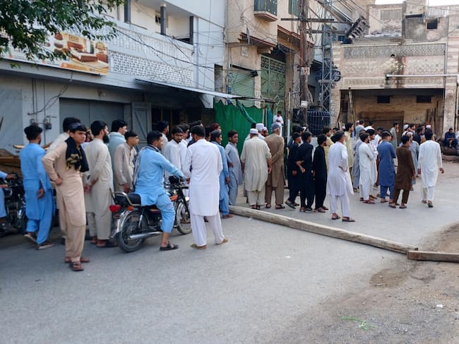 Al menos 16 muertos en un atentado suicida contra un complejo policial en Pakistán. Crédito: EFE