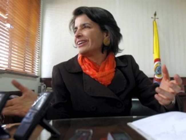 Adelina Covo lanza libro que revela el primer fraude electoral del país