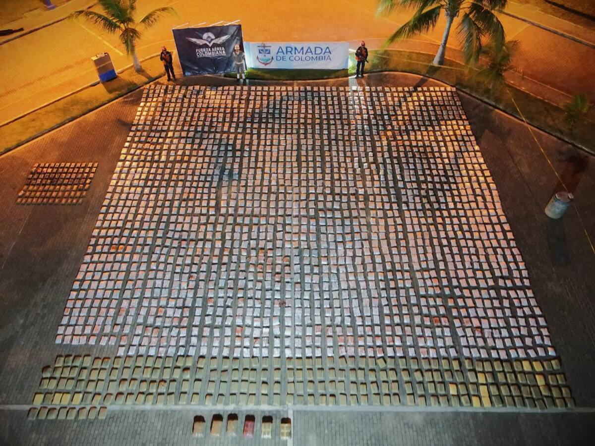 Autoridades incautan más de una tonelada de marihuana en el mar Caribe, cerca a San Andrés