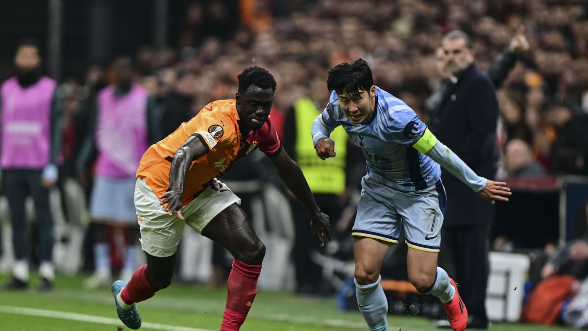 Dávinson Sánchez se venga del Tottenham: sufrida victoria del Galatasaray en Europa League