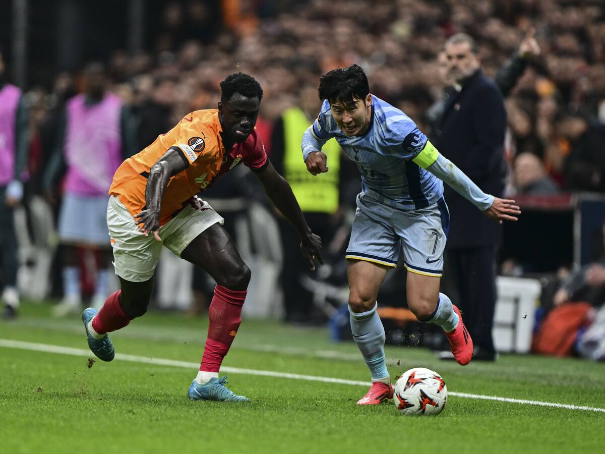 Dávinson Sánchez se venga del Tottenham: sufrida victoria del Galatasaray en Europa League