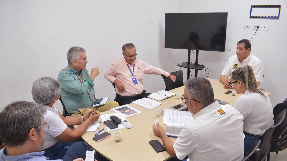 DATT media acuerdo entre taxistas y aeropuerto Rafael Núñez para regular tarifas