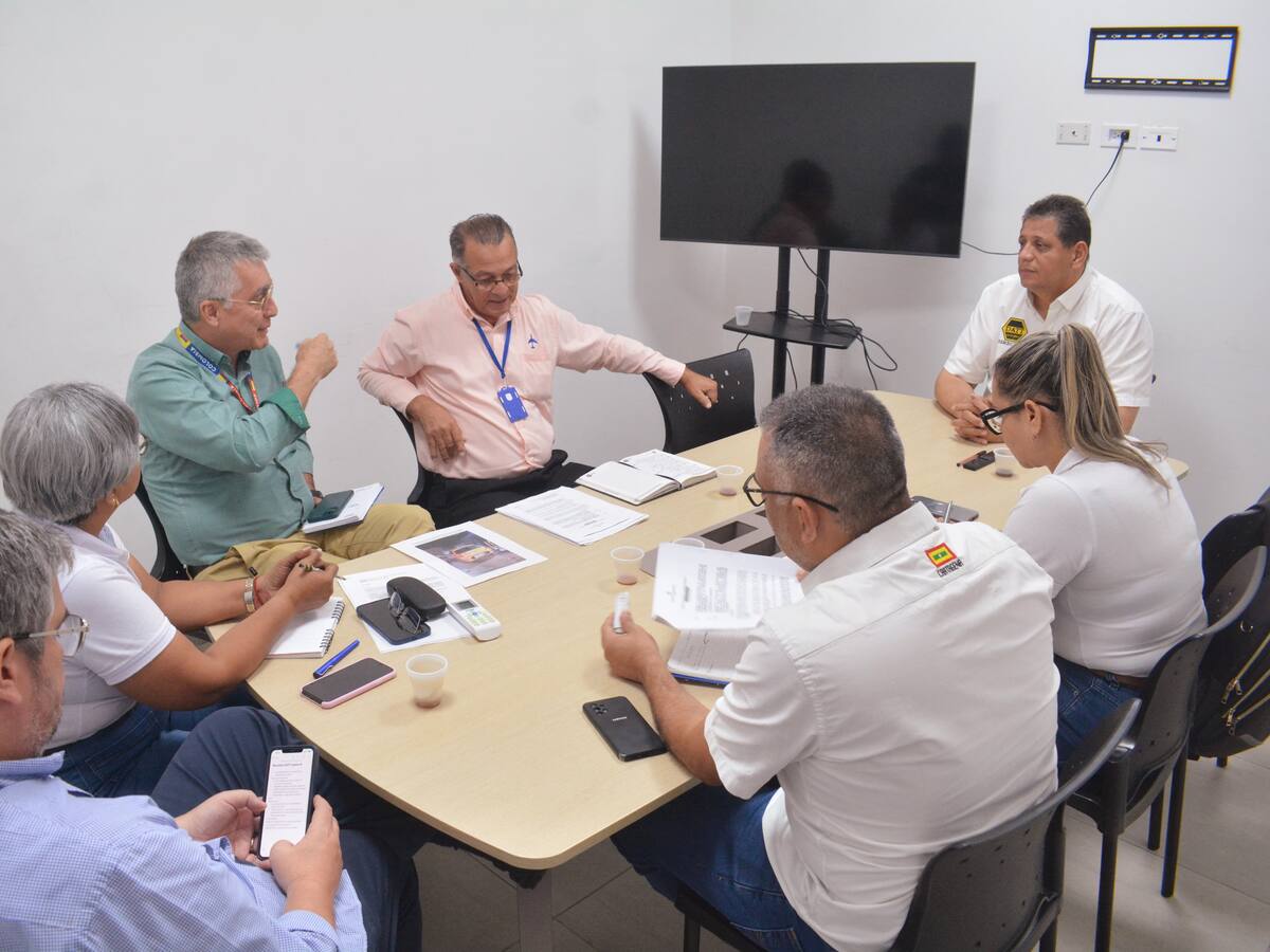 DATT media acuerdo entre taxistas y aeropuerto Rafael Núñez para regular tarifas