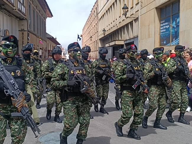 Más de 2.000 uniformados de la Policía y el Ejército hicieron parte del desfile militar en conmemoración al Día de la Independencia en Tunja, Boyacá / Foto: Caracol Radio.