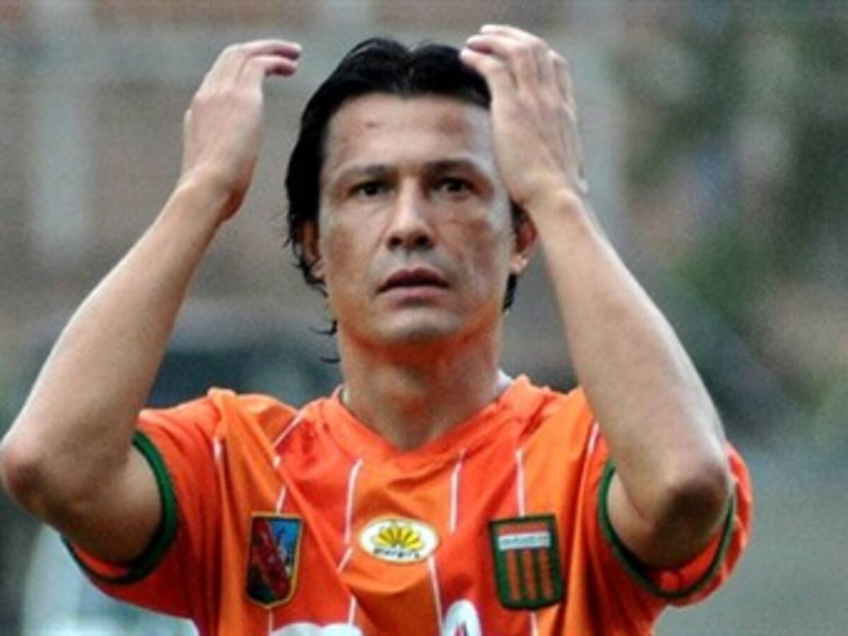 Envigado venció a Once Caldas en un partido que tuvo más expulsiones que goles