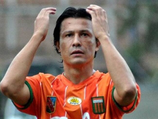 Envigado venció a Once Caldas en un partido que tuvo más expulsiones que goles