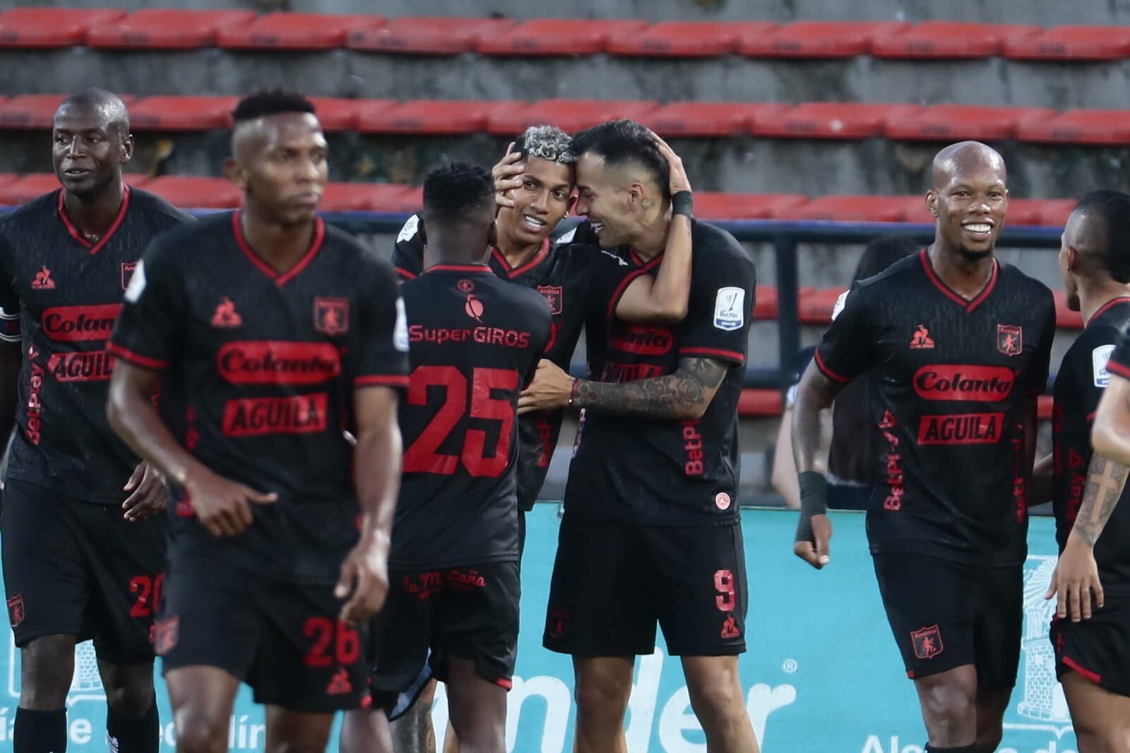 América de Cali sacó a la venta una camiseta conmemorativa por su primer título de Liga / Colprensa