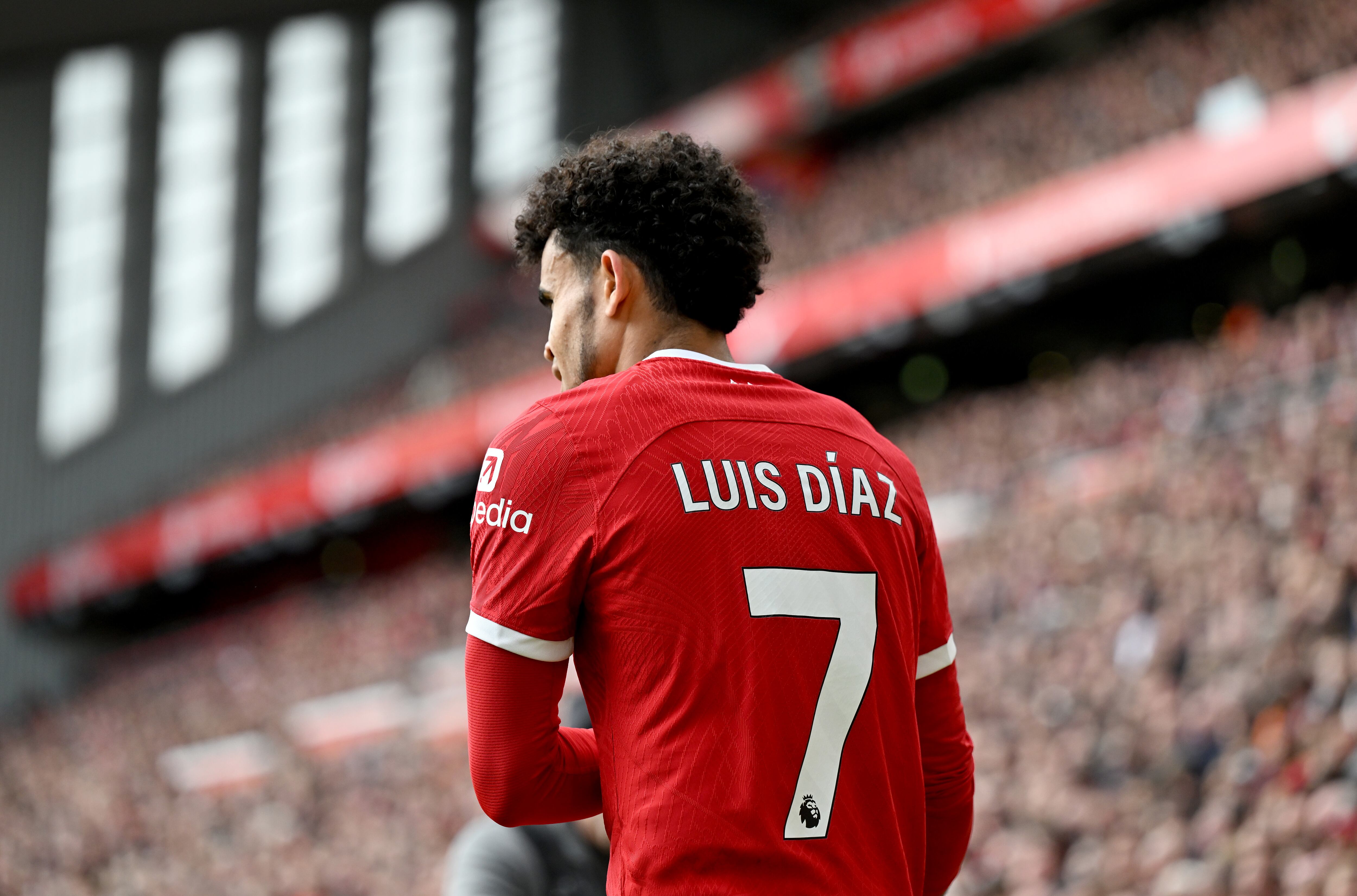 Luis Díaz jugó 80 minutos ante el Everton. (Photo by Andrew Powell/Liverpool FC via Getty Images)