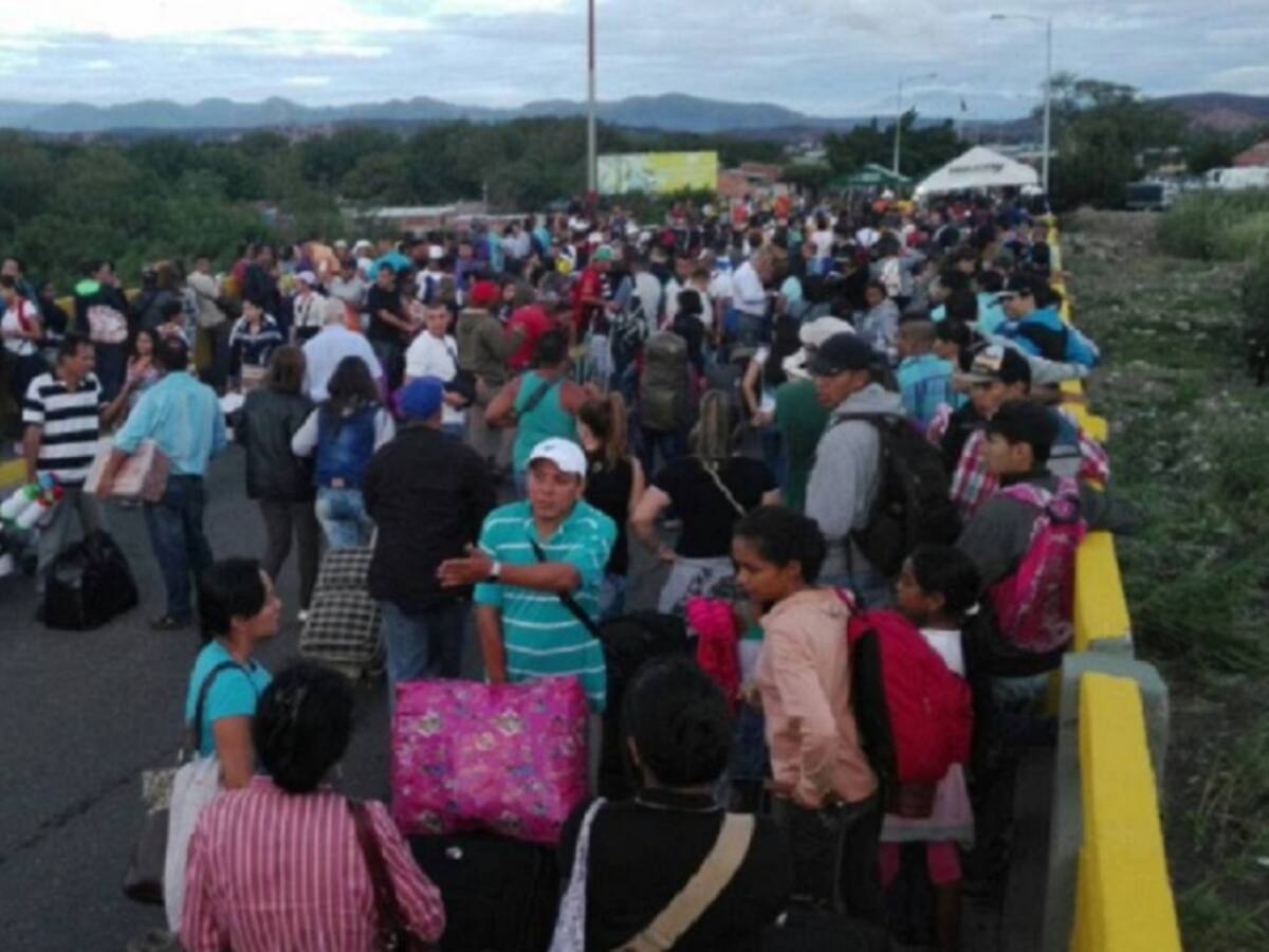 Alcaldes piden suspender despachos de buses a la frontera