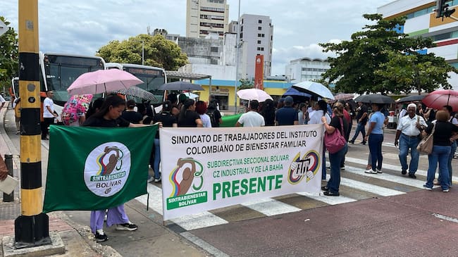 Protesta trabajadores del ICBF. // Cortesía
