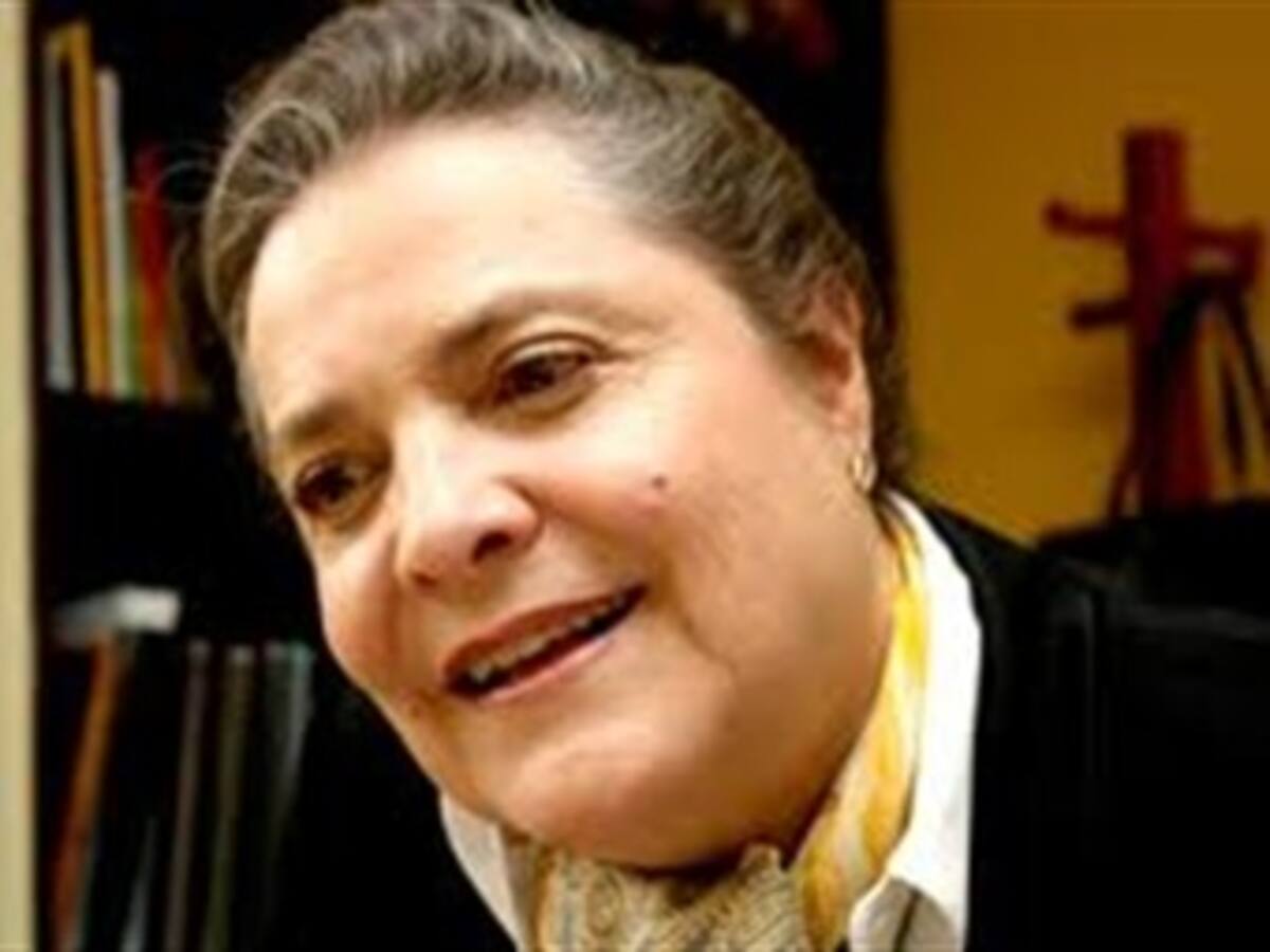 Médicos descartan que tumor extirpado a Clara López fuera maligno