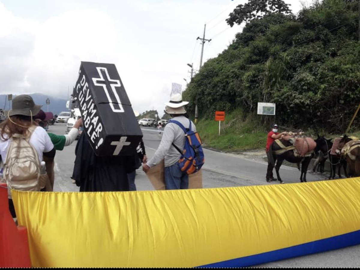 Bloqueo indefinido anuncian vecinos del túnel de occidente