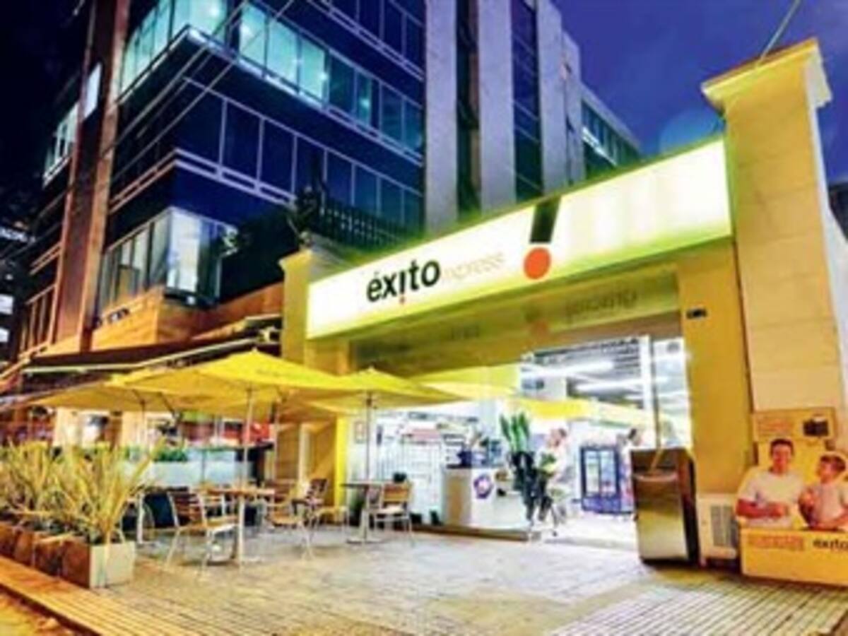 Grupo Éxito entra al mercado de la telefonía móvil celular