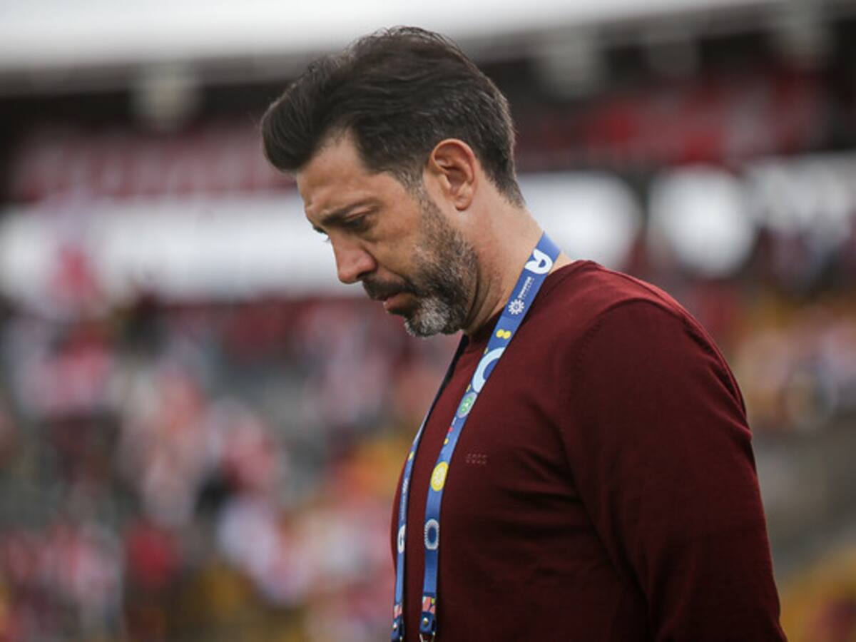 Al borde de las lágrimas, Jorge Bava se despidió de Santa Fe y sus hinchas