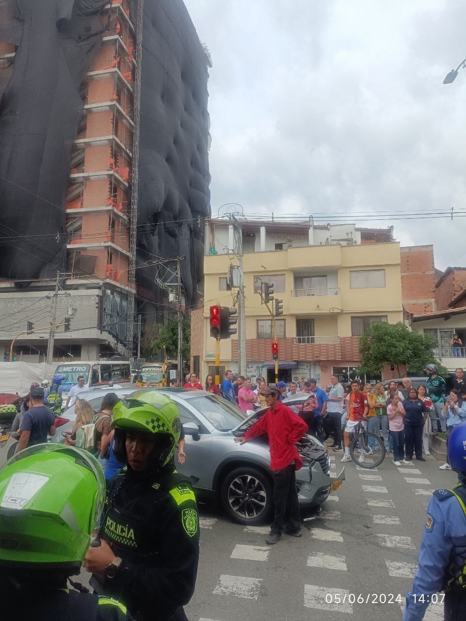 Ladrones atropellados en Envigado- foto Denuncias Antioquia