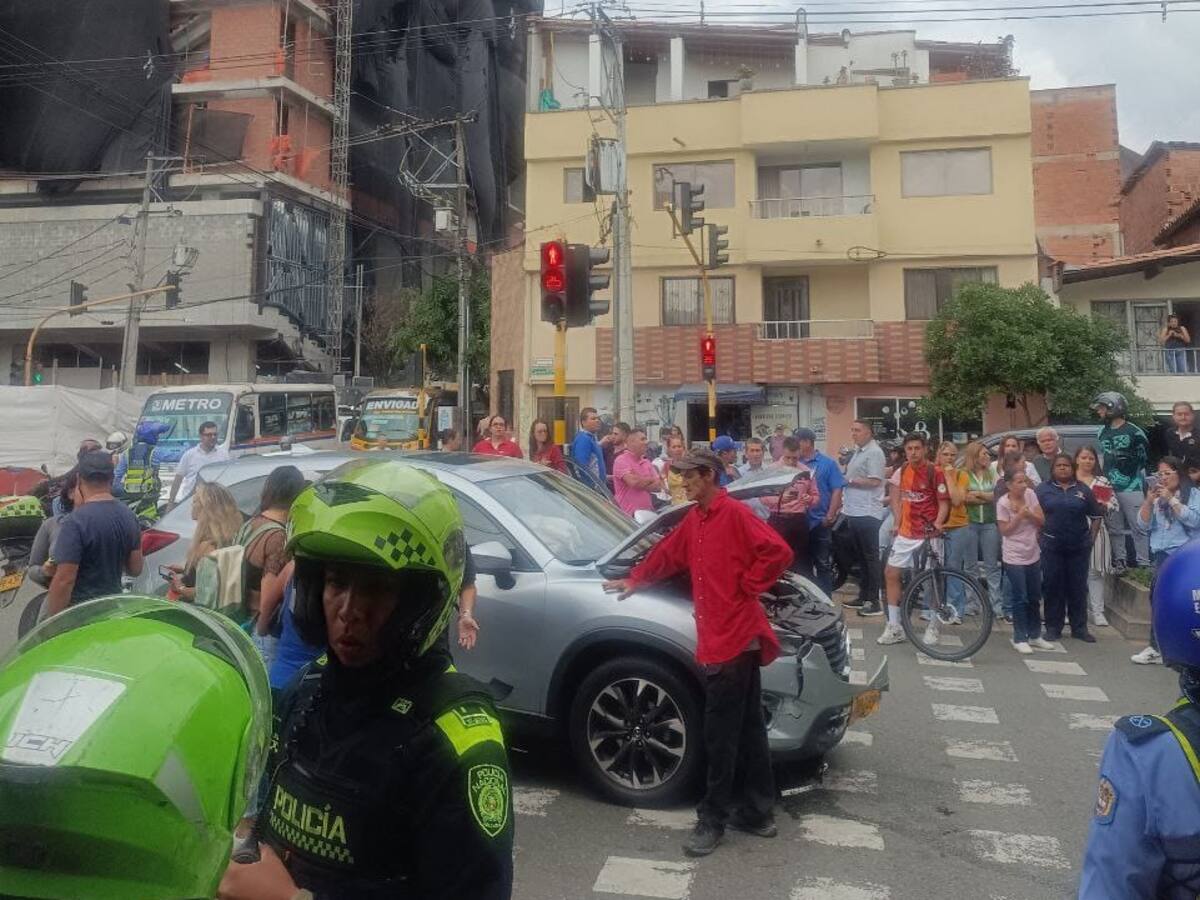 En Envigado, dos delincuentes robaron 30 millones y fueron atropellados en la huida