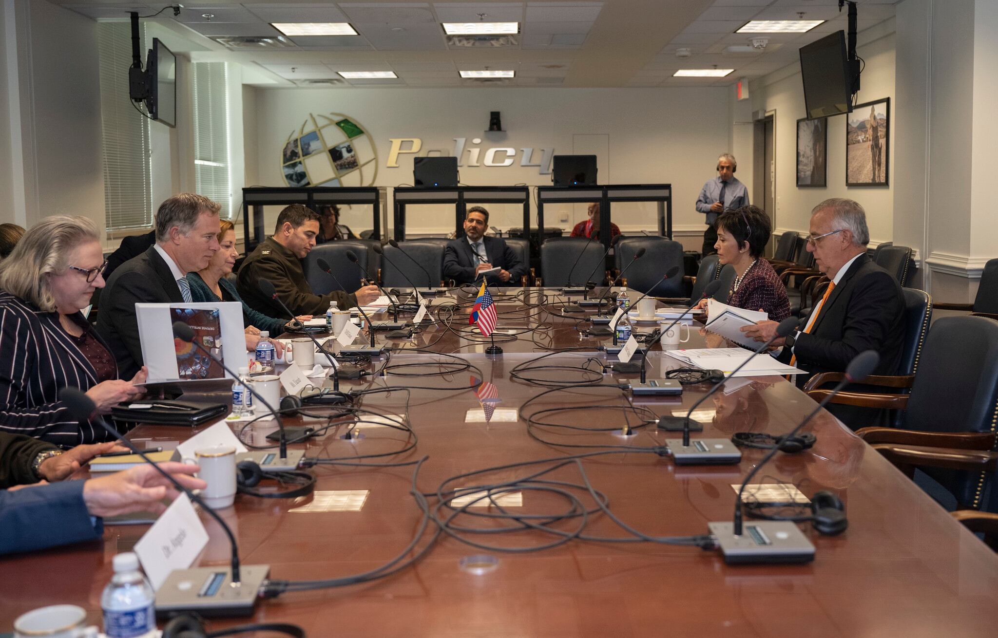 Reunión entre el ministro de Defensa de Colombia y el Subsecretario de Defensa Adjunto para Asuntos del Hemisferio Occidental de EE.UU. Daniel Erikson. Foto: Pentágono