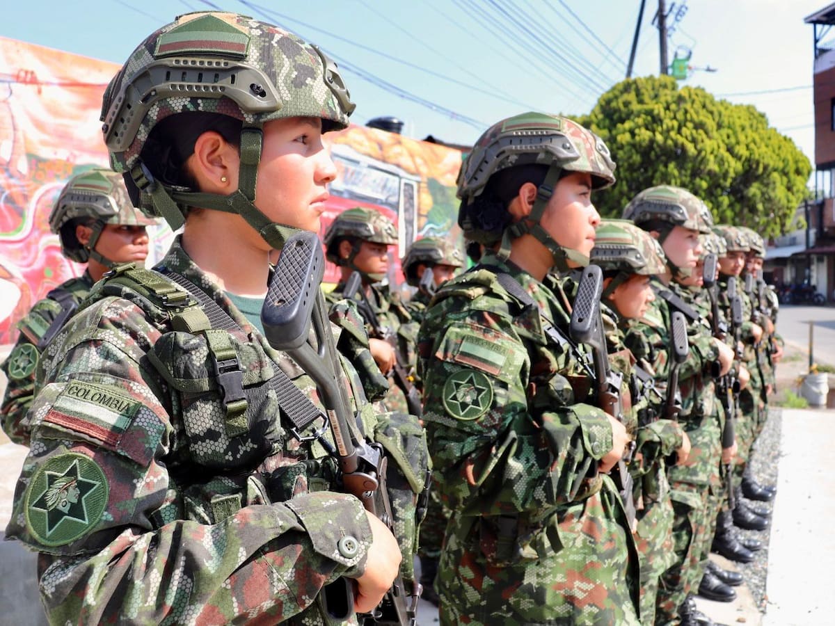 20 Mujeres soldados apoyan la laboral de seguridad en esta jornada electoral en el Quindío