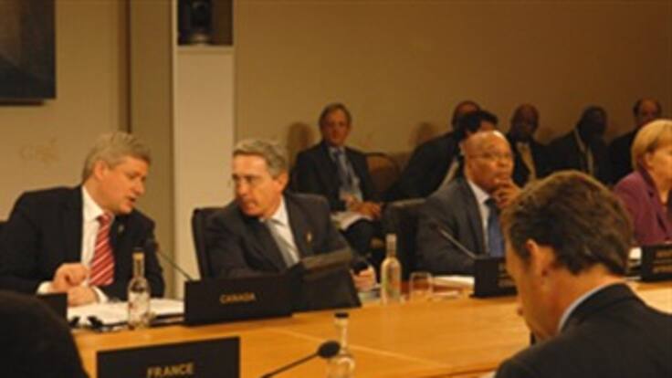 Colombia pide al G8 mantener declaratoria de 'terroristas' a grupos violentos del país