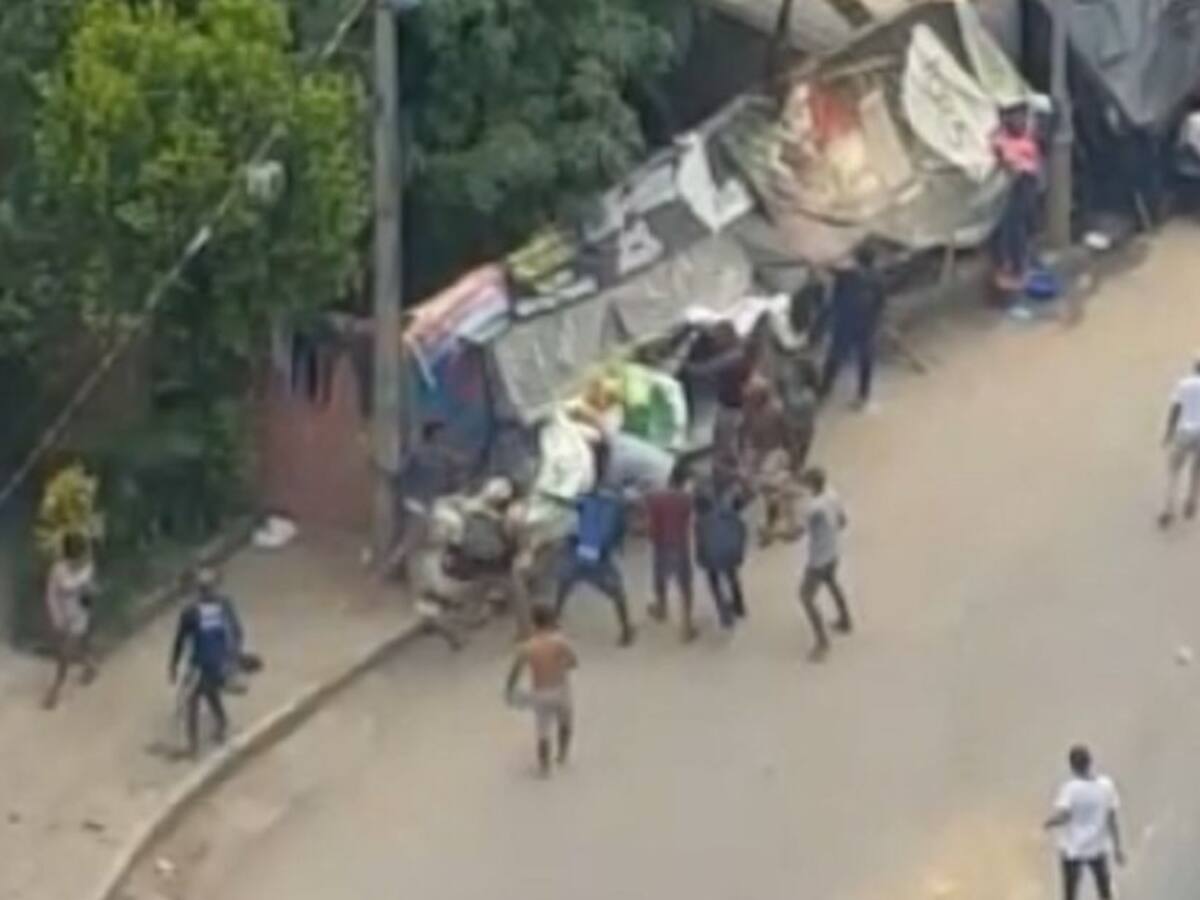 Piden desalojar migrantes de la vía a Morrorico