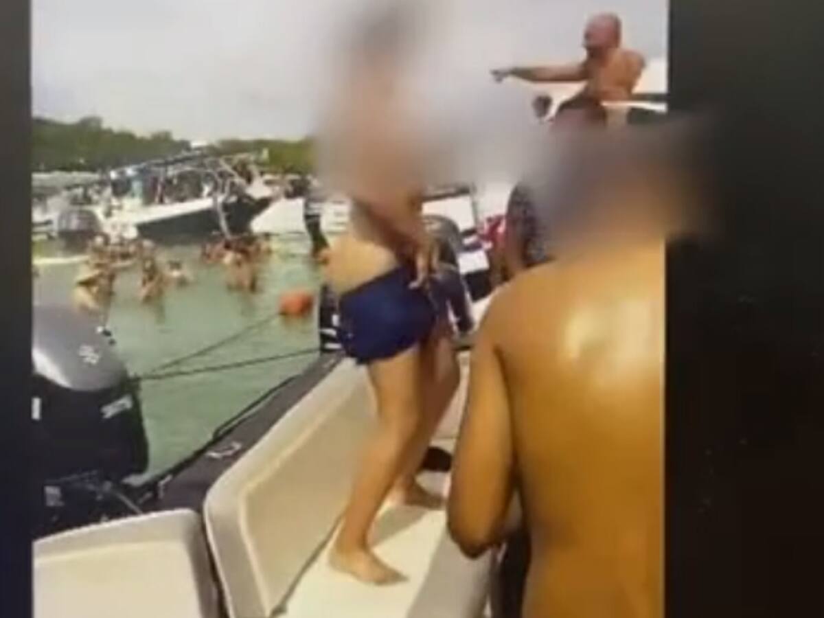 Mujer bailó semidesnuda en una lancha en Cholón