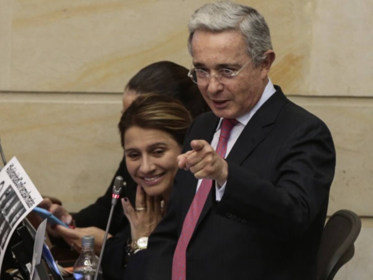 Centro Democrático celebra liberación de Salud Hernández: Uribe