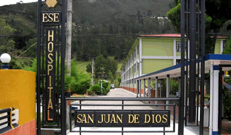 El nuevo gerente del centro asistencia es el Doctor, Hernando Mora, reconocido por su experiencia en el sector salud.